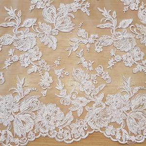 HAFT NA TIULU ZDOBIONY CEKINAMI