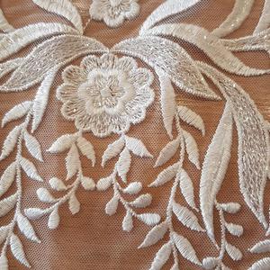 HAFT ZDOBIONY CEKINAMI