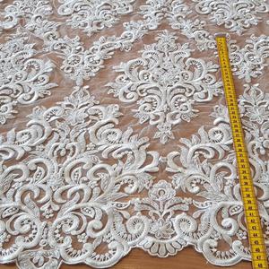 HAFT NA TIULU ZDOBIONY KORALIKAMI