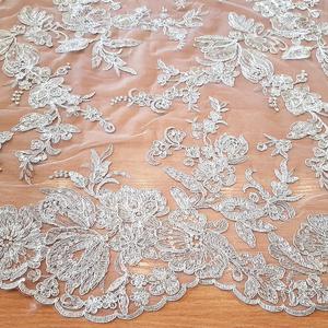 HAFT NA TIULU ZDOBIONY CEKINAMI