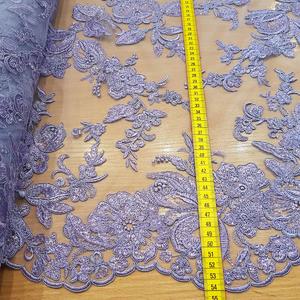 HAFT NA TIULU ZDOBIONY CEKINAMI