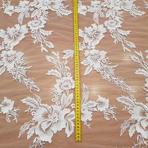 HAFT NA TIULU ZDOBIONY CEKINAMI