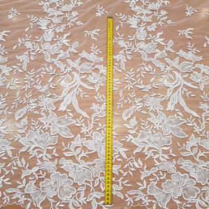 HAFT NA TIULU ZDOBIONY CEKINAMI