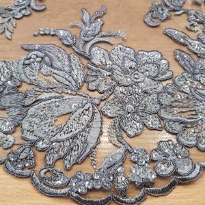 HAFT NA TIULU ZDOBIONY CEKINAMI