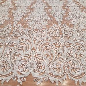 HAFT NA TIULU ZDOBIONY KORALIKAMI