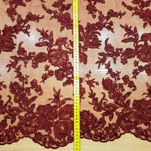 HAFT NA TIULU ZDOBIONY CEKINAMI