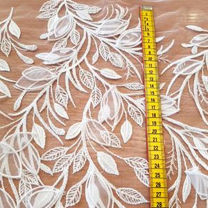 HAFT NA TIULU ZDOBIONY CEKINAMI