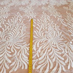 HAFT NA PODKŁADZIE ZDOBIONY