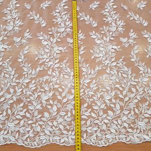 HAFT NA TIULU ZDOBIONY CEKINAMI