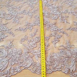 HAFT NA TIULU ZDOBIONY CEKINAMI