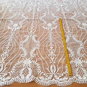 HAFT NA TIULU ZDOBIONY CEKINAMI