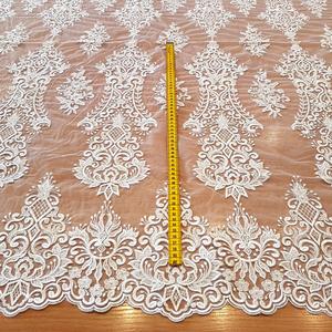 HAFT NA TIULU ZDOBIONY CEKINAMI