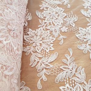 HAFT NA TIULU ZDOBIONY KORALIKAMI