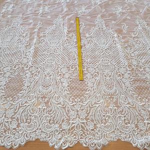 HAFT NA TIULU ZDOBIONY CEKINAMI