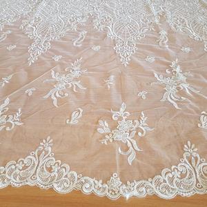 HAFT NA TIULU ZDOBIONY CEKINAMI