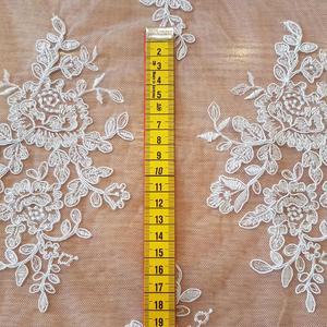 HAFT NA TIULU ZDOBIONY CEKINAMI