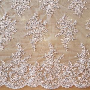 HAFT NA TIULU ZDOBIONY CEKINAMI