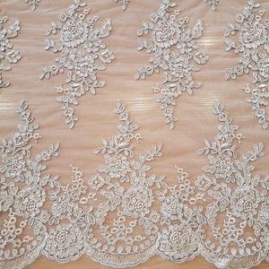 HAFT NA TIULU ZDOBIONY CEKINAMI