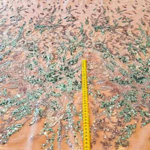 HAFT NA TIULU ZDOBIONY CEKINAMI