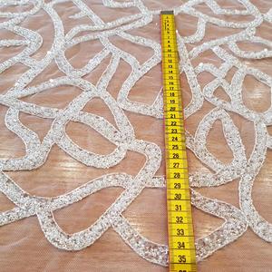 HAFT NA TIULU ZDOBIONY CEKINAMI