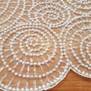 HAFT NA TIULU ZDOBIONY KORALIKAMI