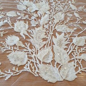 HAFT NA TIULU ZDOBIONY CEKINAMI