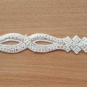 TAŚMA ZDOBIONA KORALIKAMI