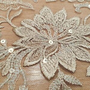 HAFT NA TIULU ZDOBIONY CEKINAMI