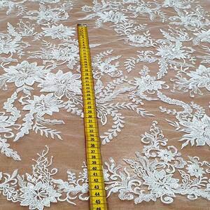 HAFT NA TIULU ZDOBIONY CEKINAMI