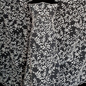 HAFT NA TIULU ZDOBIONY CEKINAMI