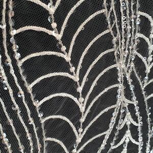 HAFT NA TIULU ZDOBIONY CEKINAMI