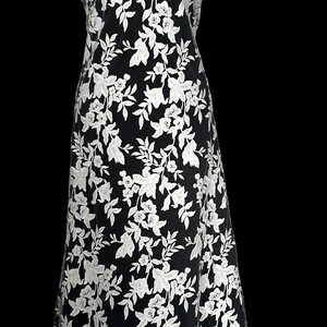 HAFT NA TIULU ZDOBIONY CEKINAMI - 5384