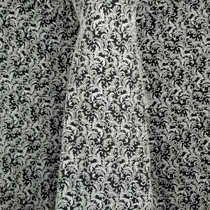 HAFT NA TIULU ZDOBIONY CEKINAMI