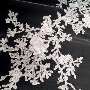 HAFT NA TIULU ZDOBIONY CEKINAMI