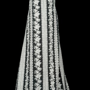 HAFT NA TIULU ZDOBIONY CEKINAMI - 30103