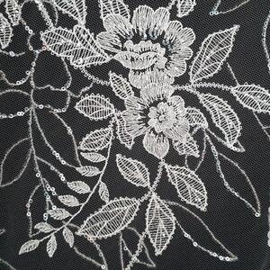 HAFT NA TIULU ZDOBIONY CEKINAMI 