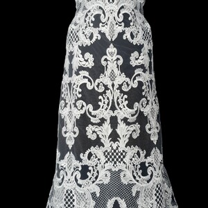 HAFT NA TIULU ZDOBIONY CEKINAMI - ZH11N