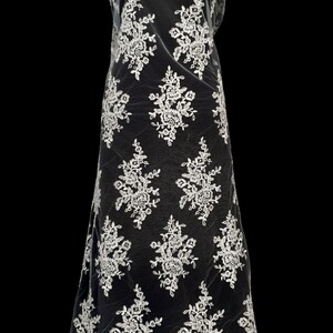 HAFT NA TIULU ZDOBIONY CEKINAMI - EF1404-17