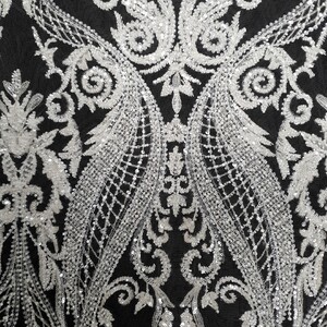 HAFT NA TIULU ZDOBIONY KORALIKAMI