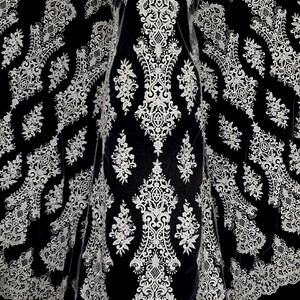 HAFT NA TIULU ZDOBIONY CEKINAMI