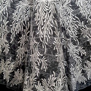 HAFT NA PODKŁADZIE ZDOBIONY