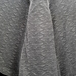 DELIKATNA KORONKA Z CEKINAMI