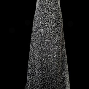 TIUL ZDOBIONY KORALIKAMI I CEKINAMI - RT-CEKIN