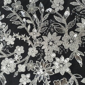 HAFT NA TIULU ZDOBIONY KORALIKAMI