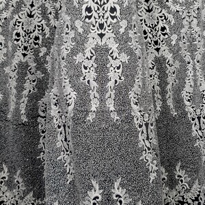 HAFT ZDOBIONY CEKINAMI