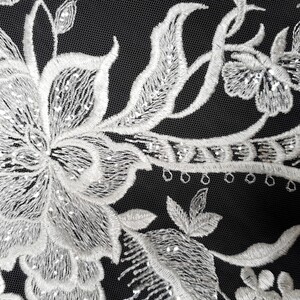 HAFT NA TIULU ZDOBIONY CEKINAMI