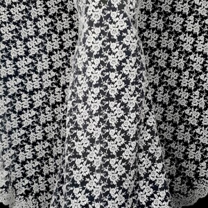 HAFT KODEROWY ZDOBIONY CEKINAMI