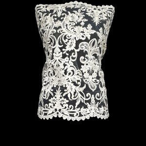 HAFT NA TIULU ZDOBIONY CEKINAMI - 6731 