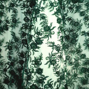 HAFT NA TIULU ZDOBIONY CEKINAMI