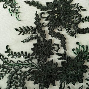 HAFT NA TIULU ZDOBIONY CEKINAMI